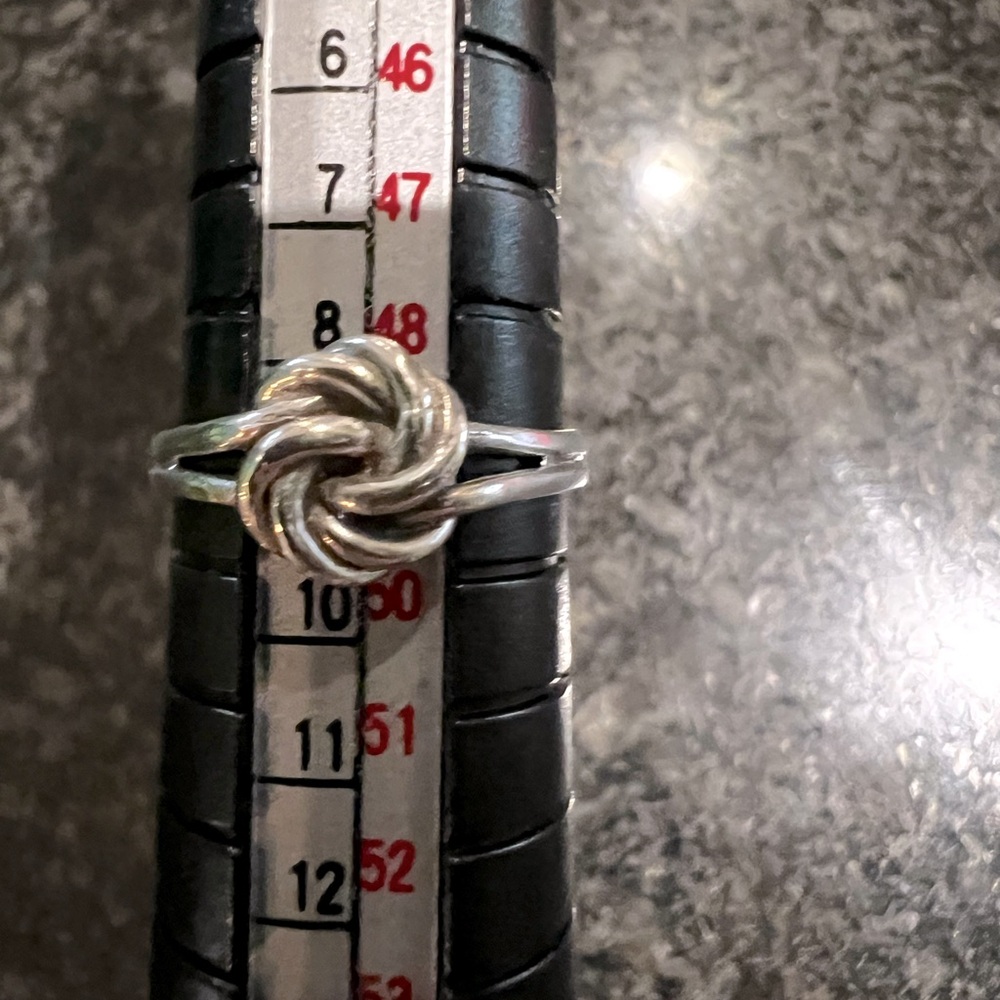 925 twisted knot ring